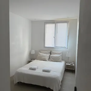 Alloggio in famiglia Location De Privee Dans Securisee Privee,parking Gratuit , 1 Minute Du Tramway, A 9 Minute Du Centre Ville, Accessible A Plusieurs Transports, Nizza